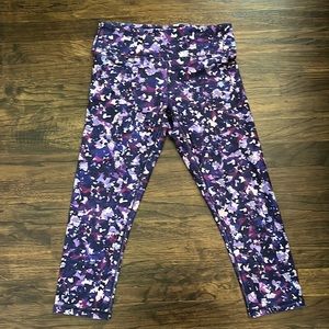 Fabletics cropped leggings